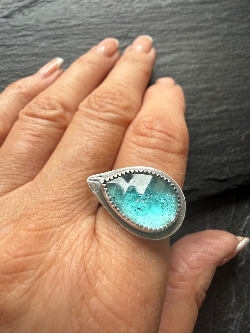 Teal Kyanite Ring, handmade in the Netherlands